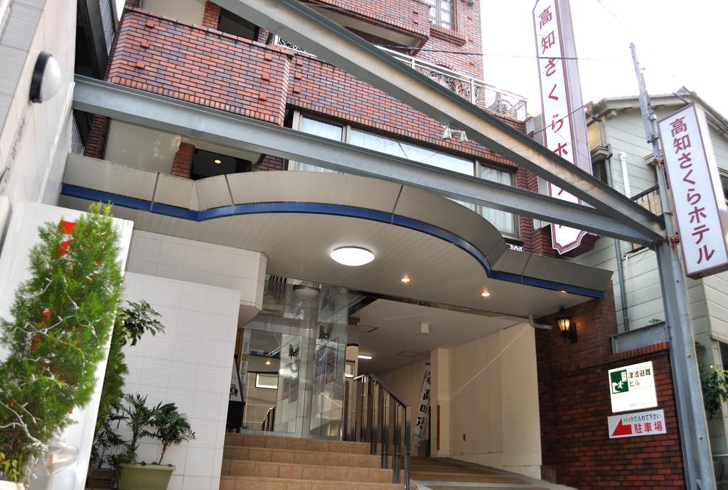 Kochi Sakura Hotel Buitenkant foto